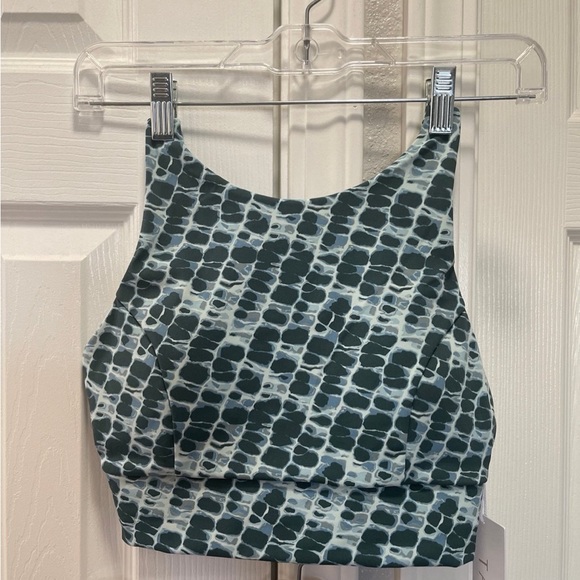 TAVI Women’s Sports Bra - Picture 2 of 4